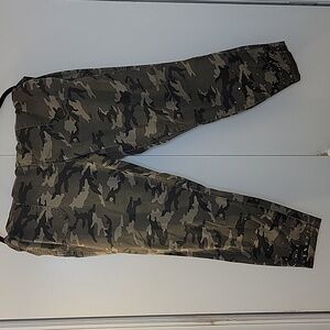 NWT Lane Bryant size 20 skinny camouflage pants